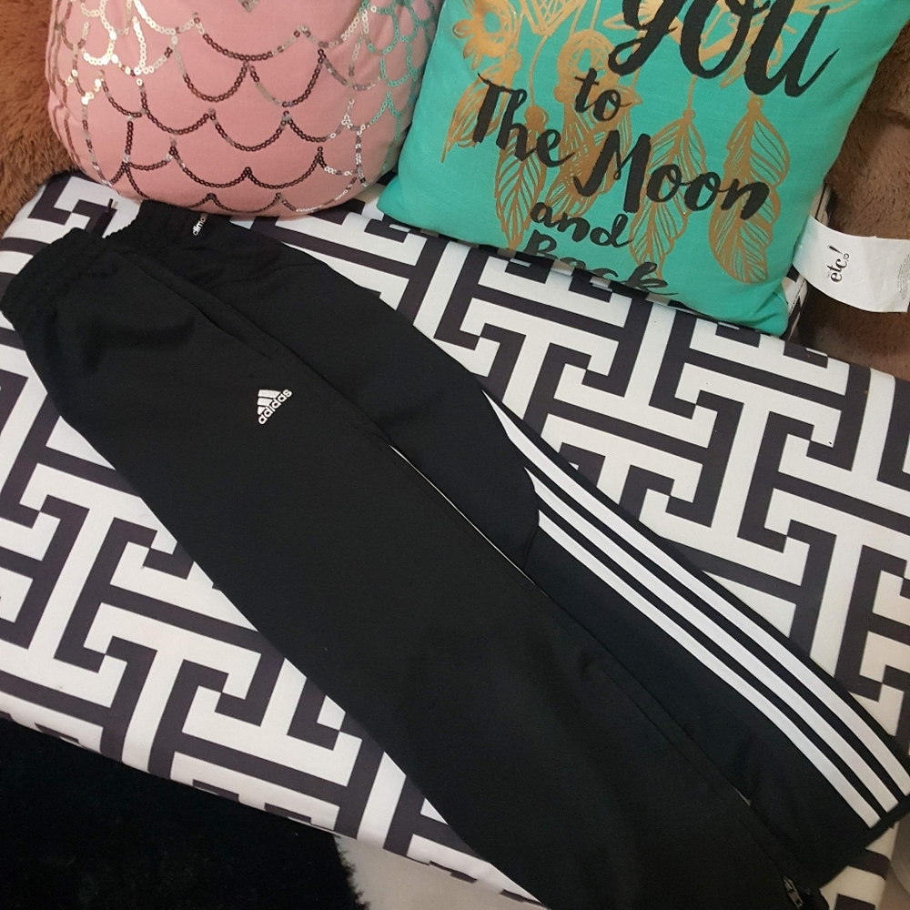 💥💥 Moving sale Boys adidas pants💥💥